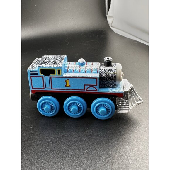 Snow Covered Thomas Wooden Railway Vtg 2003 Train Engine Learning Curve Limited - Picture 3 of 16